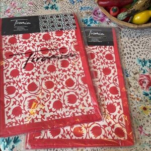 Tiramisu Crimson Bloom Block Print Set of 4 100% Premium Cotton Placemats NEW